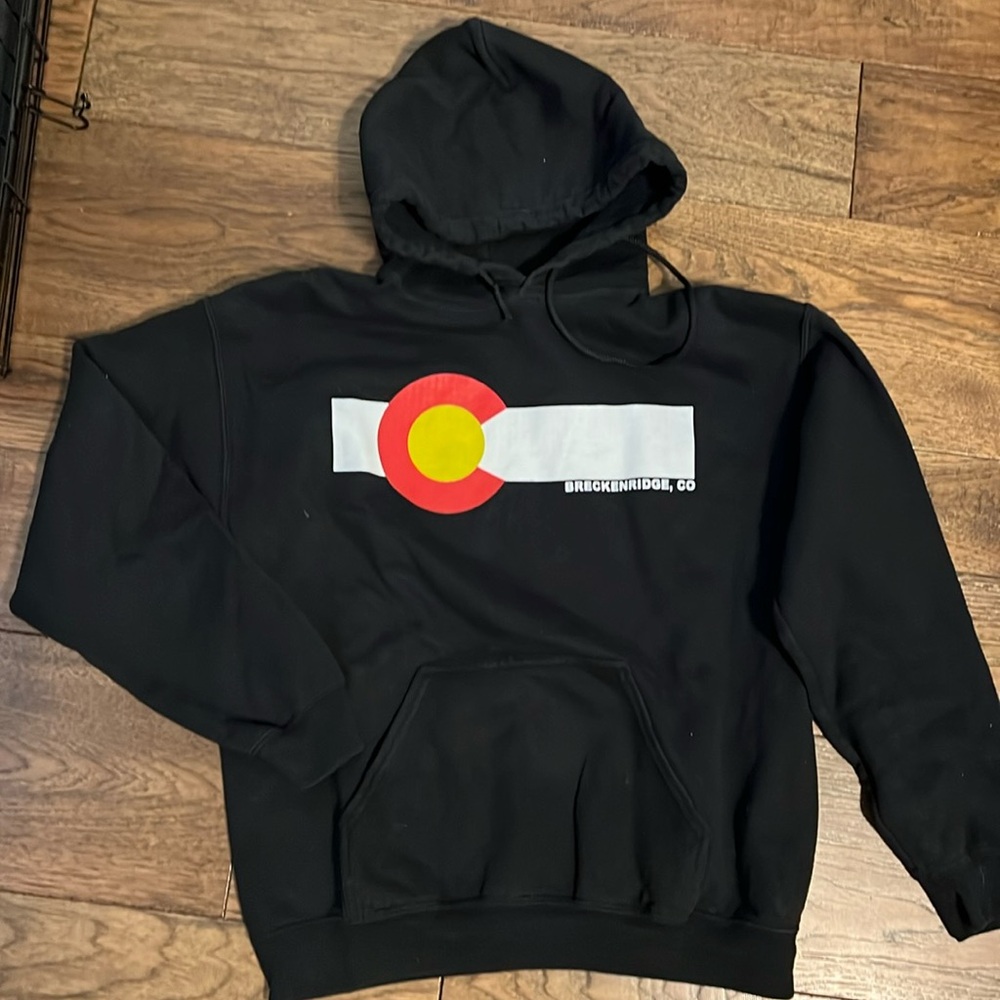 Breckenridge, CO Gildan hoodie size medium black